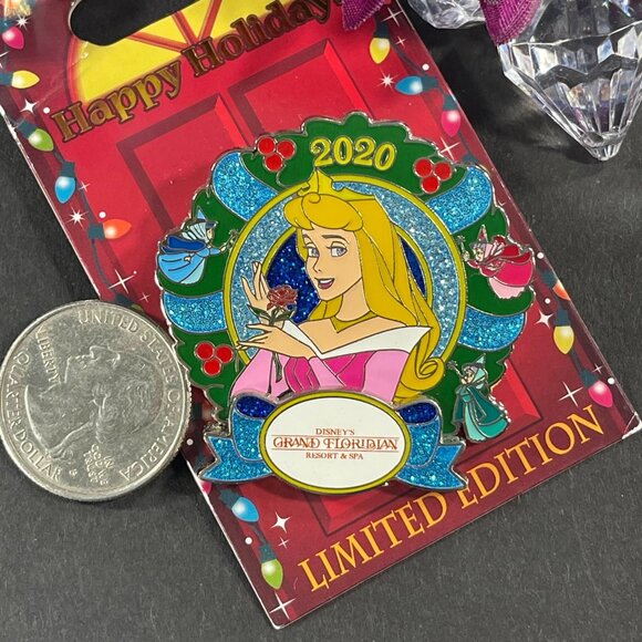 Aurora Disney Trading Pin Happy Holiday Princess Sleeping Beauty Badge Lapel Pin - Picture 3 of 7